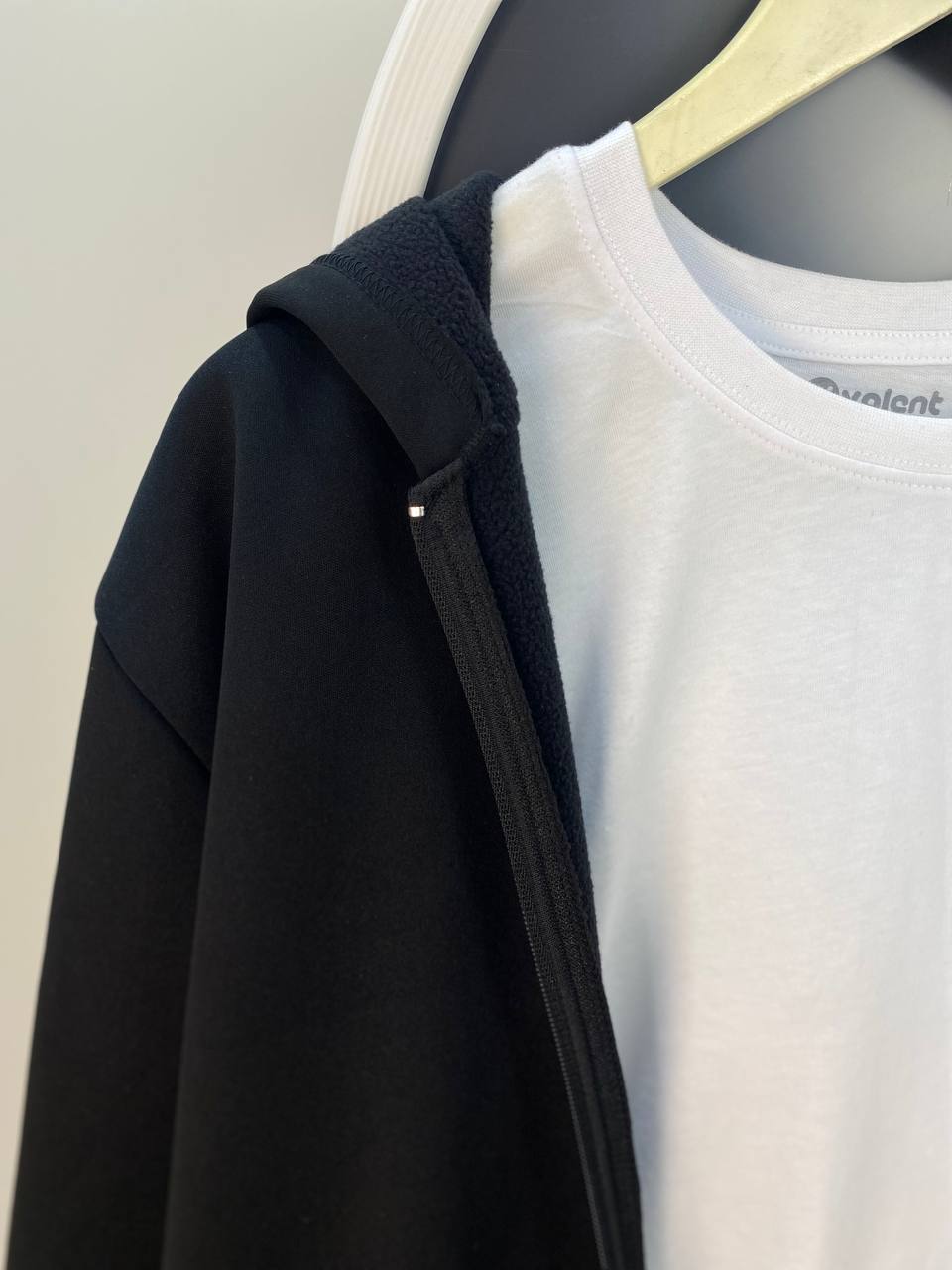 Veste et T-shirt style casuel et simple 😎